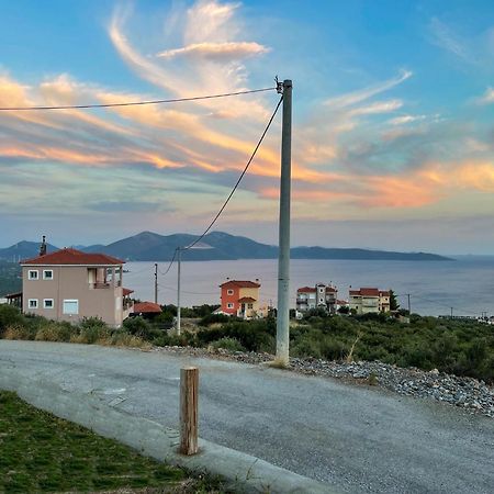Modern Stone Villas With Swimming Pool Alivérion Dış mekan fotoğraf