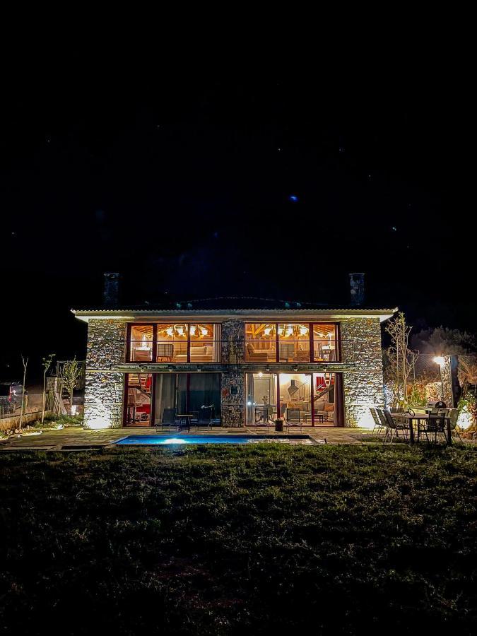 Modern Stone Villas With Swimming Pool Alivérion Dış mekan fotoğraf