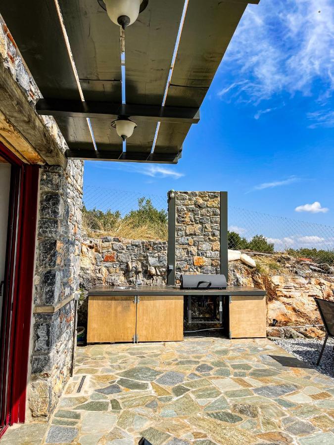 Modern Stone Villas With Swimming Pool Alivérion Dış mekan fotoğraf