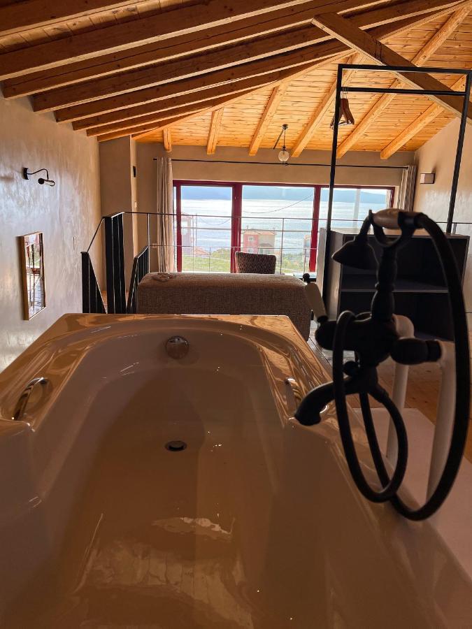 Modern Stone Villas With Swimming Pool Alivérion Dış mekan fotoğraf